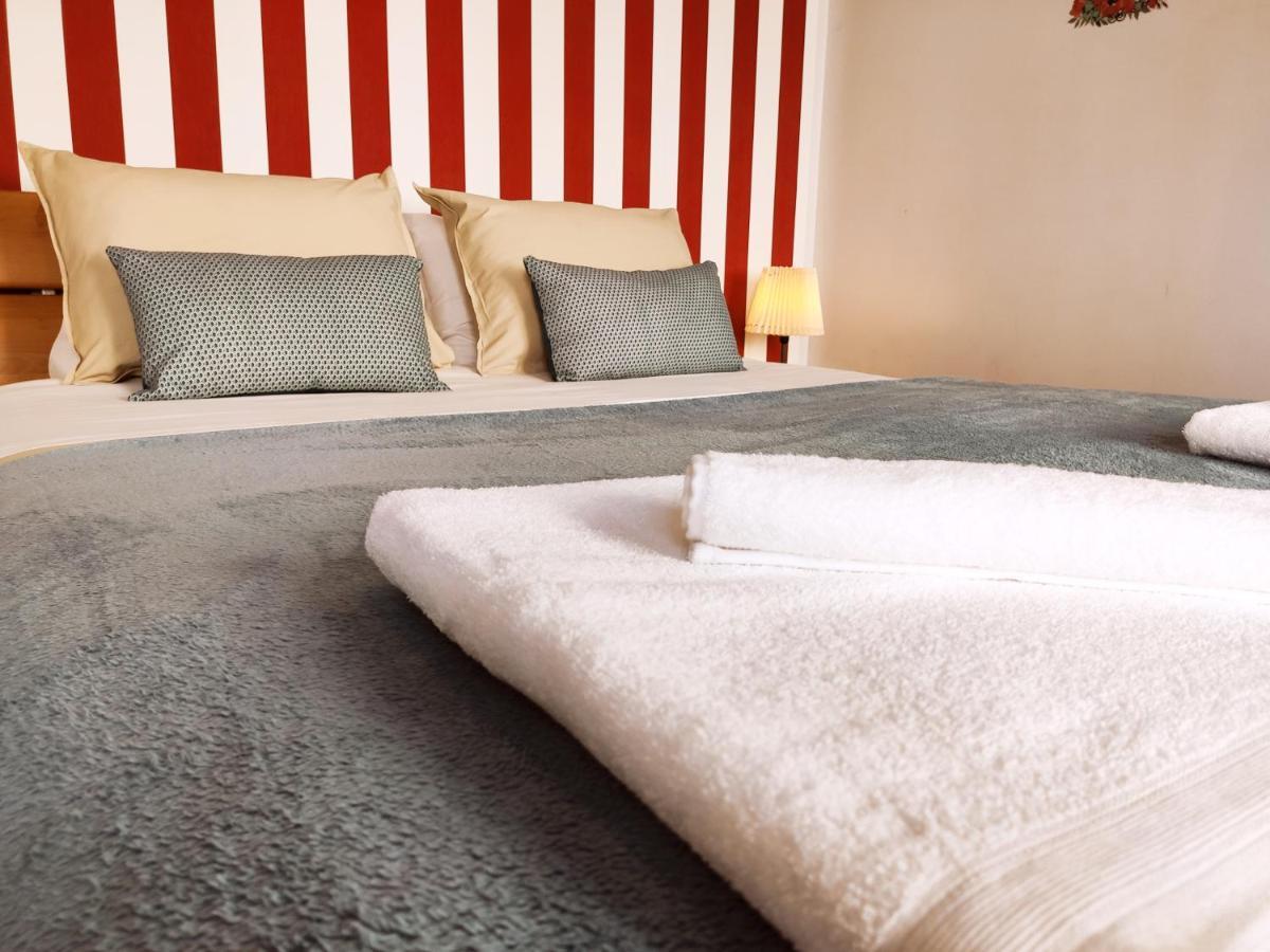 Apartemen 75 m² dengan 2 kamar tidur dan 1 kamar mandi pribadi di Kota Tua Porto Bagian luar foto