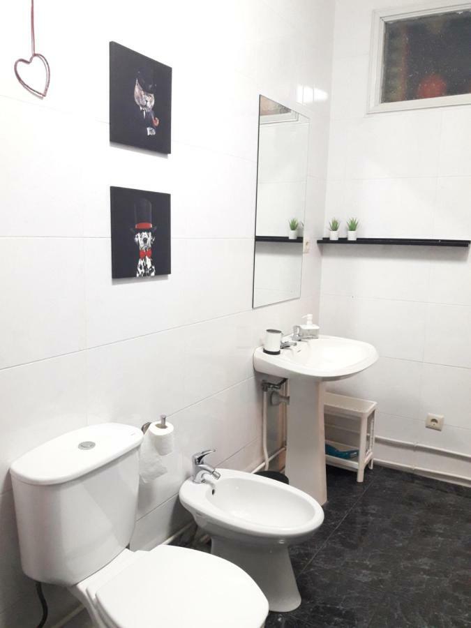 Apartemen 75 m² dengan 2 kamar tidur dan 1 kamar mandi pribadi di Kota Tua Porto Bagian luar foto