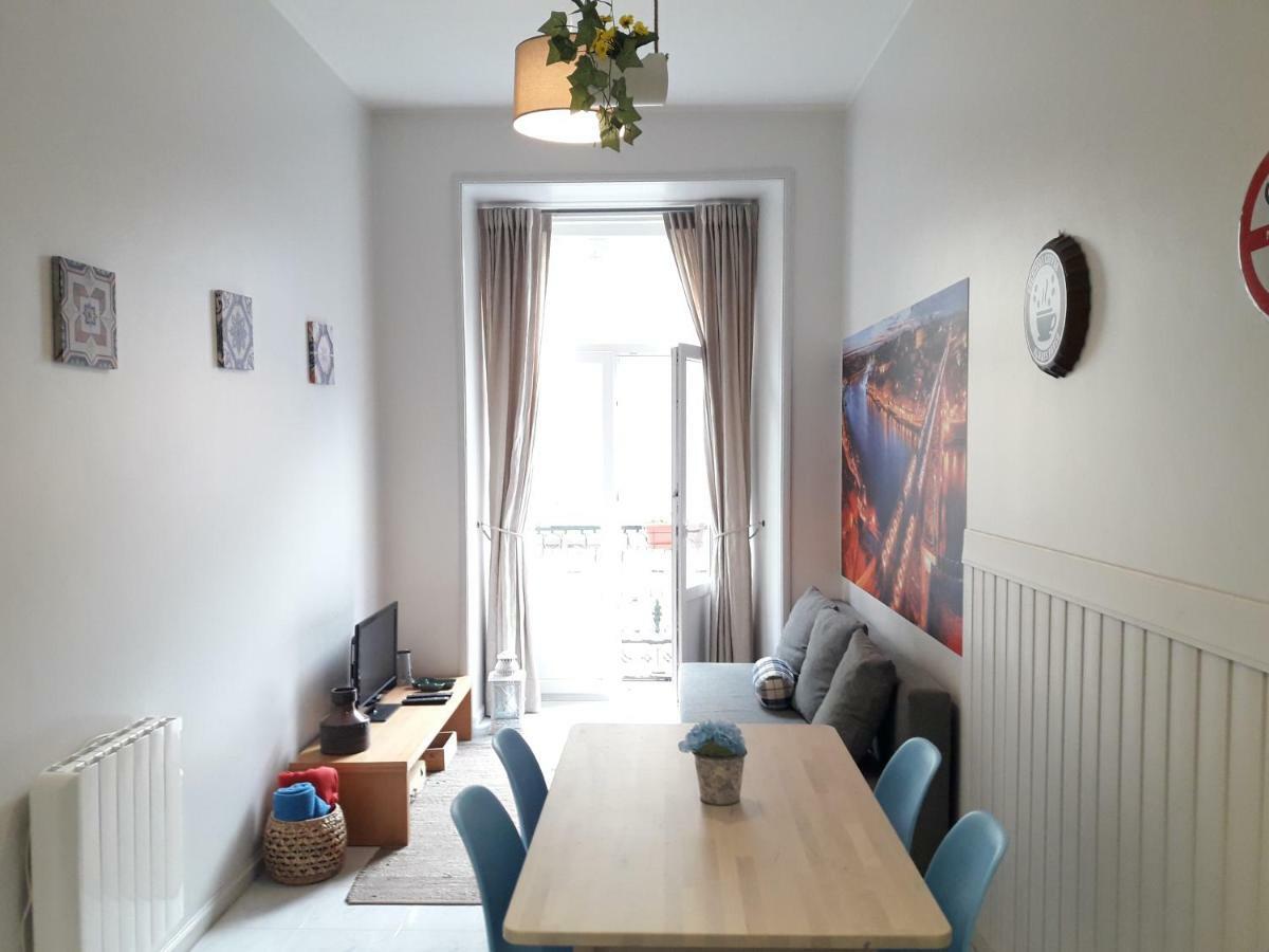 Apartemen 75 m² dengan 2 kamar tidur dan 1 kamar mandi pribadi di Kota Tua Porto Bagian luar foto